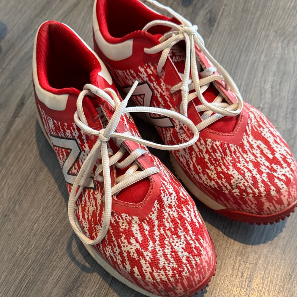 New Balance Mens red and White Turfs